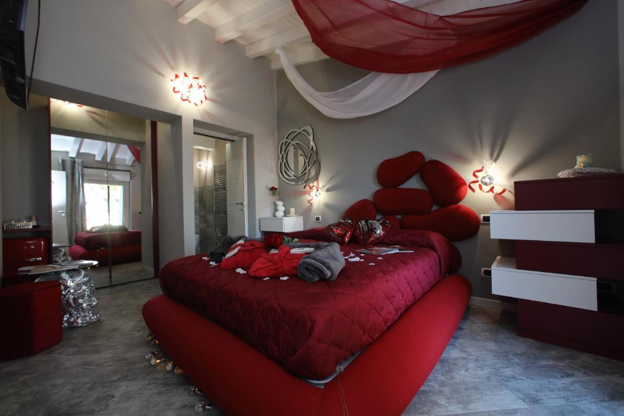 B&B Bellavista Exclusive In Zona Centrale Con Piscina Riscaldata E Jacuzzi Vista Lago Desenzano del Garda Eksteriør bilde