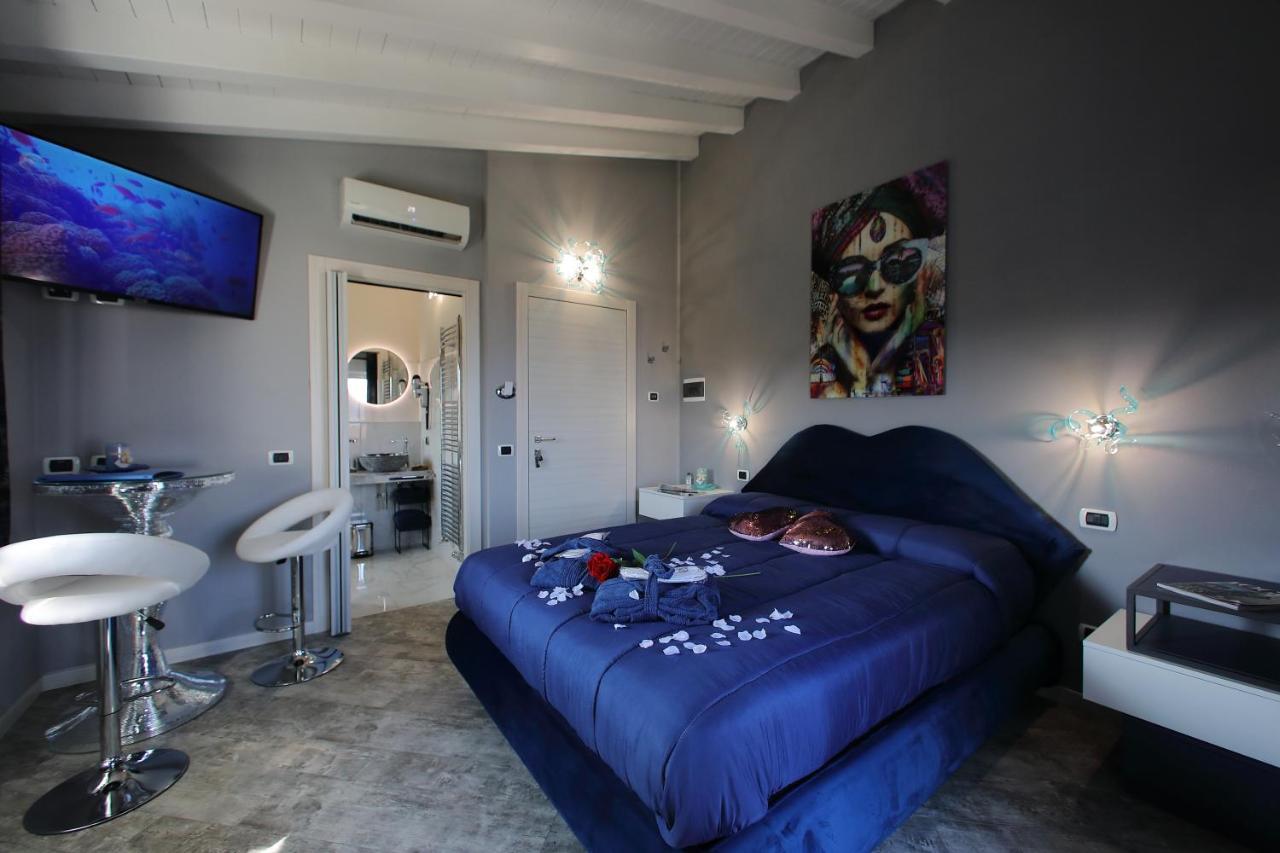 B&B Bellavista Exclusive In Zona Centrale Con Piscina Riscaldata E Jacuzzi Vista Lago Desenzano del Garda Eksteriør bilde
