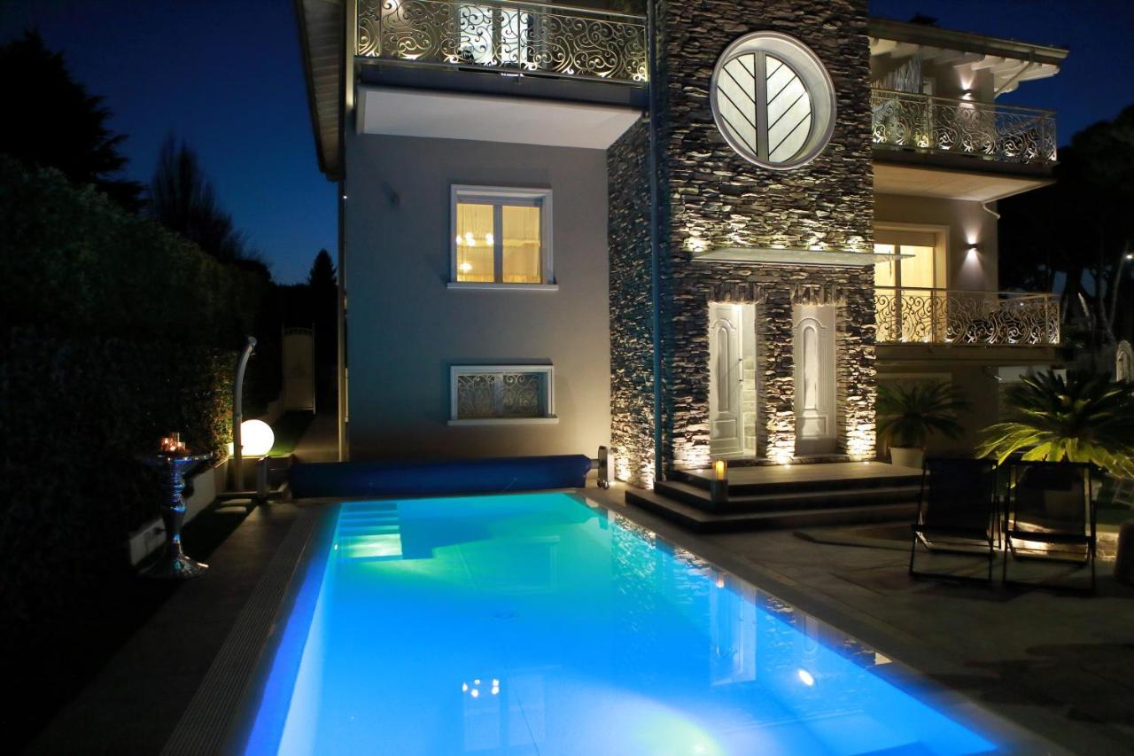 B&B Bellavista Exclusive In Zona Centrale Con Piscina Riscaldata E Jacuzzi Vista Lago Desenzano del Garda Eksteriør bilde