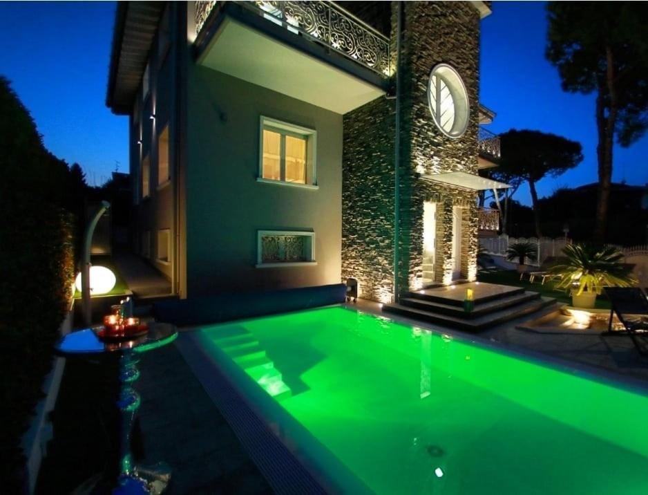 B&B Bellavista Exclusive In Zona Centrale Con Piscina Riscaldata E Jacuzzi Vista Lago Desenzano del Garda Eksteriør bilde